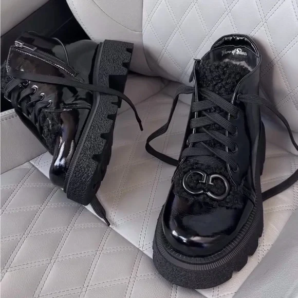 Leather boots - Picture 2 of 6